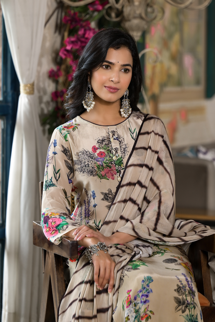 Printed Silk Blend Kurta Set Stitched with Thread work