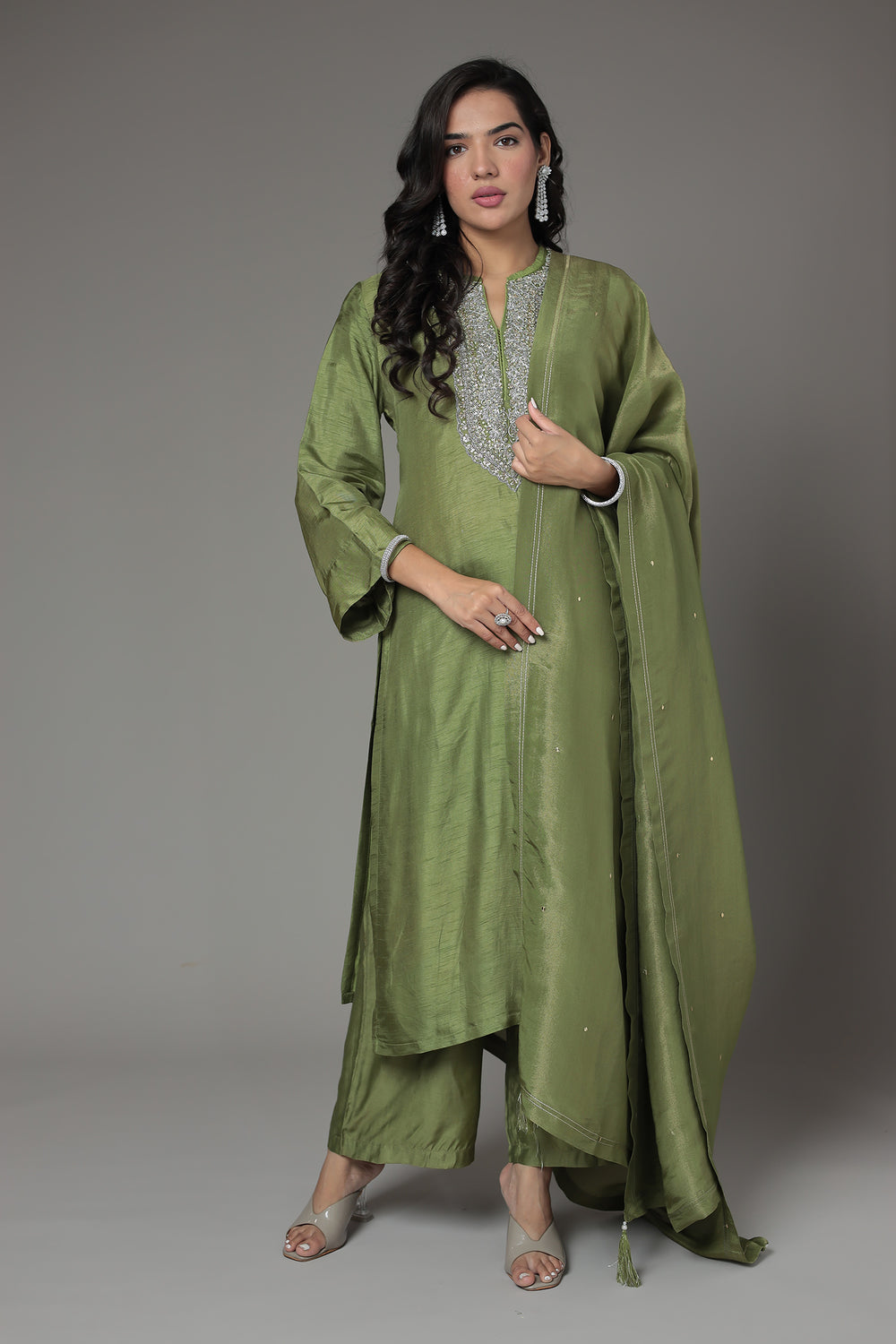 Suit Set, Womens Suit Set, Suits Set, Kurta Set, Womens Wear, Indian Wear, 3 Pcs Kurta Set, 3 Pcs Suit Set, Suit with Dupatta and Bottom, Zari Kurta Set, Zari Suit Set, Latest Kurta Set, New Suit Set, Womens Fashion, Traditional Wear, Ladies wear kurta set