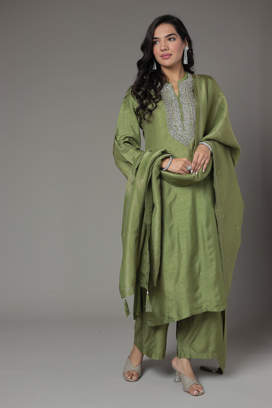 Suit Set, Womens Suit Set, Suits Set, Kurta Set, Womens Wear, Indian Wear, 3 Pcs Kurta Set, 3 Pcs Suit Set, Suit with Dupatta and Bottom, Zari Kurta Set, Zari Suit Set, Latest Kurta Set, New Suit Set, Womens Fashion, Traditional Wear, Ladies wear kurta set