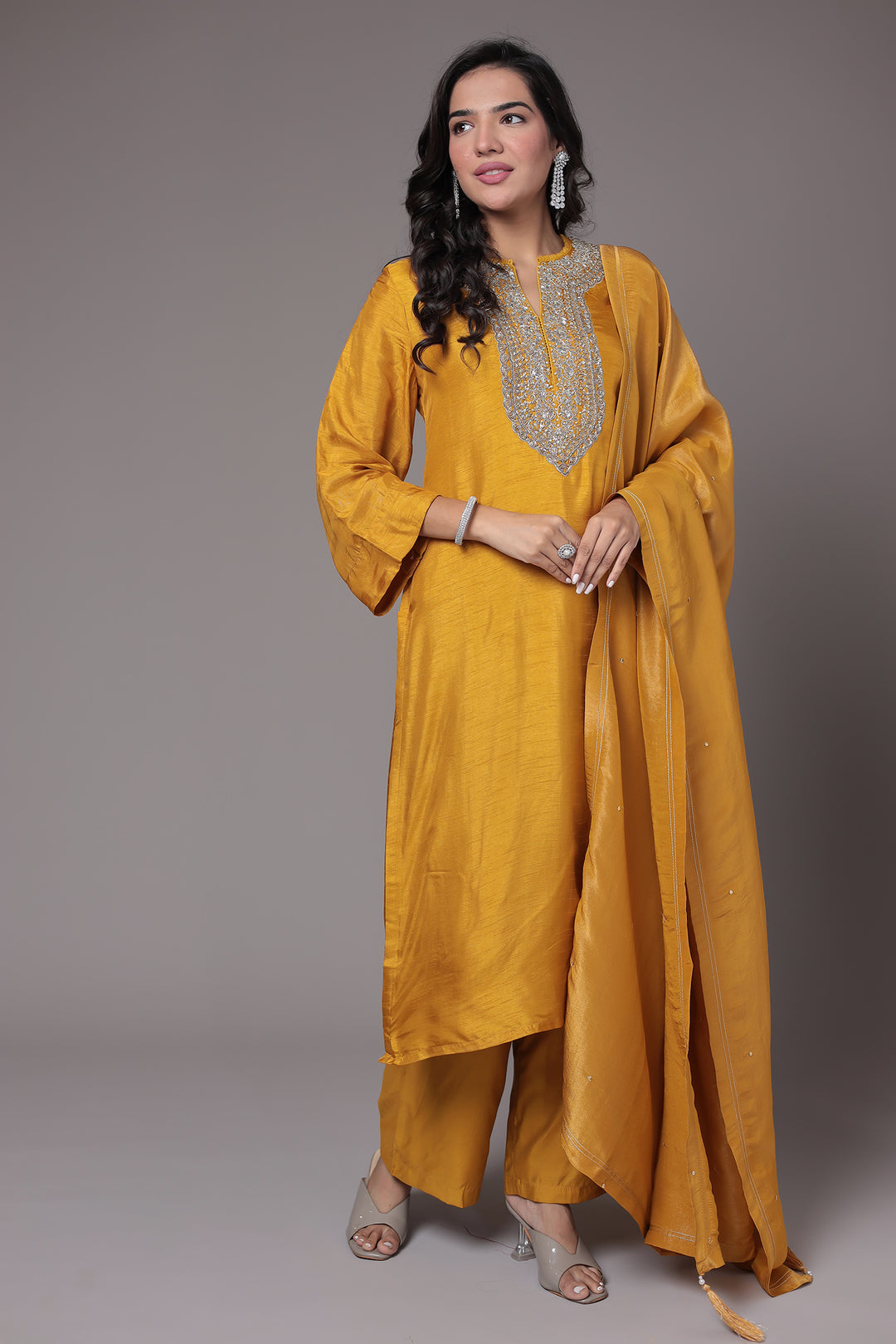 Suit Set, Womens Suit Set, Suits Set, Kurta Set, Womens Wear, Indian Wear, 3 Pcs Kurta Set, 3 Pcs Suit Set, Suit with Dupatta and Bottom, Zari Kurta Set, Zari Suit Set, Latest Kurta Set, New Suit Set, Womens Fashion, Traditional Wear, Ladies wear kurta set