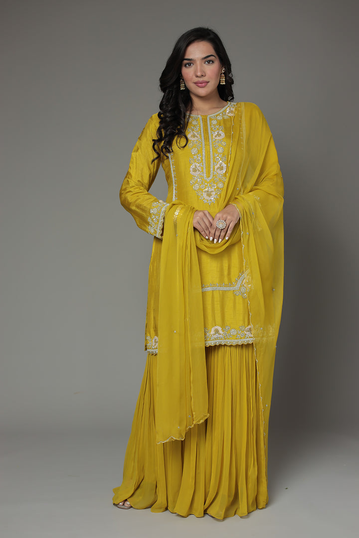 Suit Set, Womens Suit Set, Suits Set, Kurta Set, Womens Wear, Indian Wear, 3 Pcs Kurta Set, 3 Pcs Suit Set, Suit with Dupatta and Bottom, Zari Kurta Set, Zari Suit Set, Latest Kurta Set, New Suit Set, Womens Fashion, Traditional Wear, Ladies wear kurta set