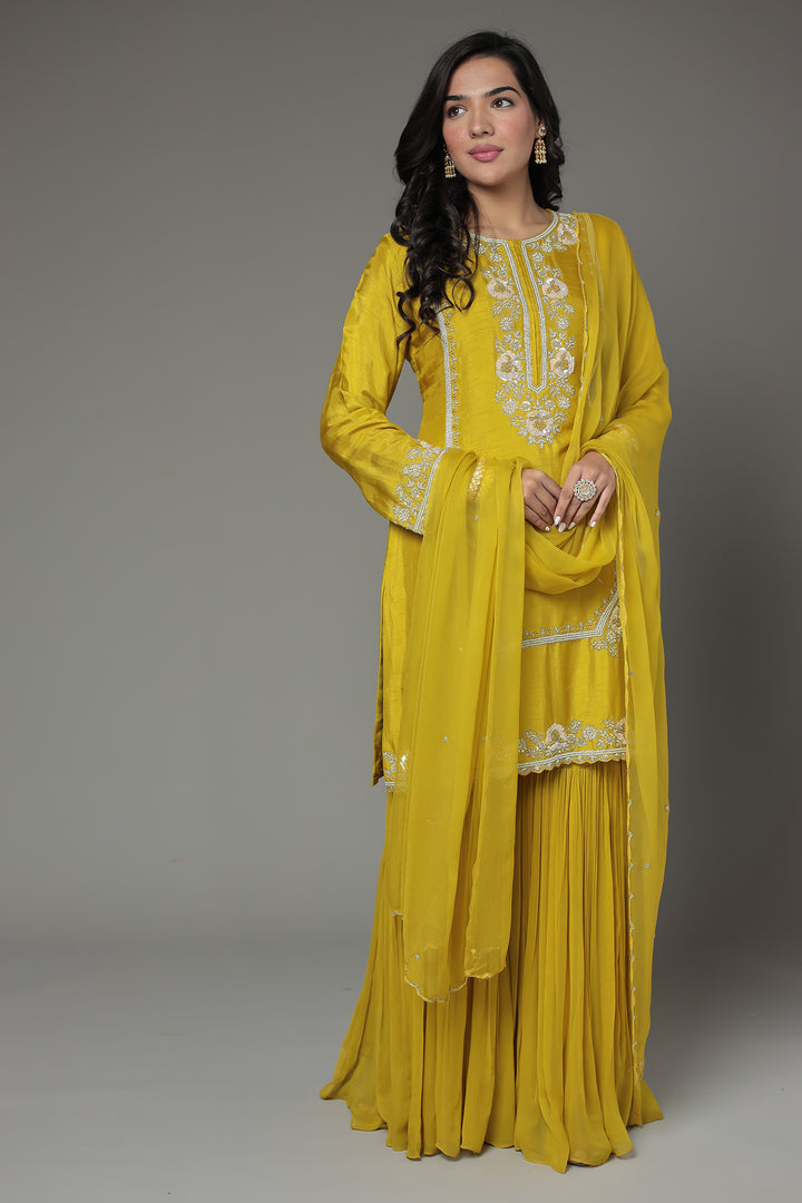 Suit Set, Womens Suit Set, Suits Set, Kurta Set, Womens Wear, Indian Wear, 3 Pcs Kurta Set, 3 Pcs Suit Set, Suit with Dupatta and Bottom, Zari Kurta Set, Zari Suit Set, Latest Kurta Set, New Suit Set, Womens Fashion, Traditional Wear, Ladies wear kurta set