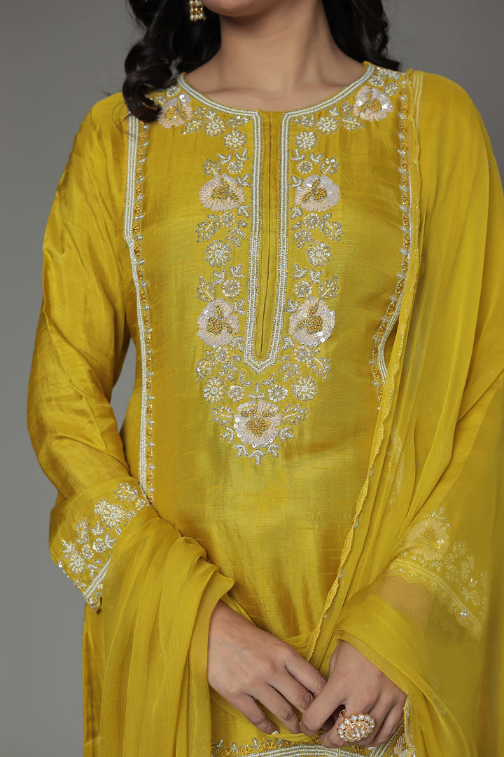 Suit Set, Womens Suit Set, Suits Set, Kurta Set, Womens Wear, Indian Wear, 3 Pcs Kurta Set, 3 Pcs Suit Set, Suit with Dupatta and Bottom, Zari Kurta Set, Zari Suit Set, Latest Kurta Set, New Suit Set, Womens Fashion, Traditional Wear, Ladies wear kurta set