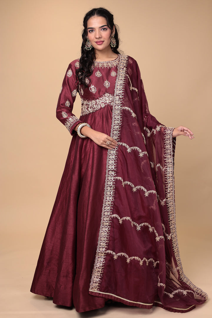 Indian Wear, Suits Sets, Suit Set, Suit, Stylist Kurta set, Suits for Wedding, Branded Kurta Sets, Zari Suits, Womesn Wear, Ethnic Wear, Traditional Wear, Briadal Gown, Party wear Gown, Stylish Gown, Gifting gown, womens wear gown, anarkali suit, anarkali gown, floor length suit, wedding suit