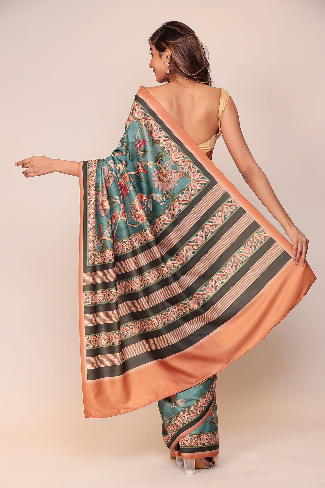 Indian wear, traditional wear, womens wear, ethnic wear Sarees, Sari, sadi 