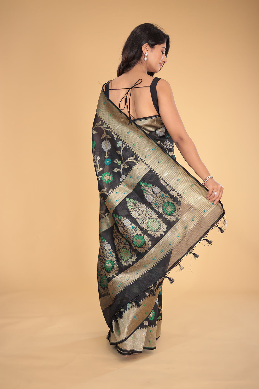 Indian wear, traditional wear, womens wear, ethnic wear Sarees, Sari, sadi 