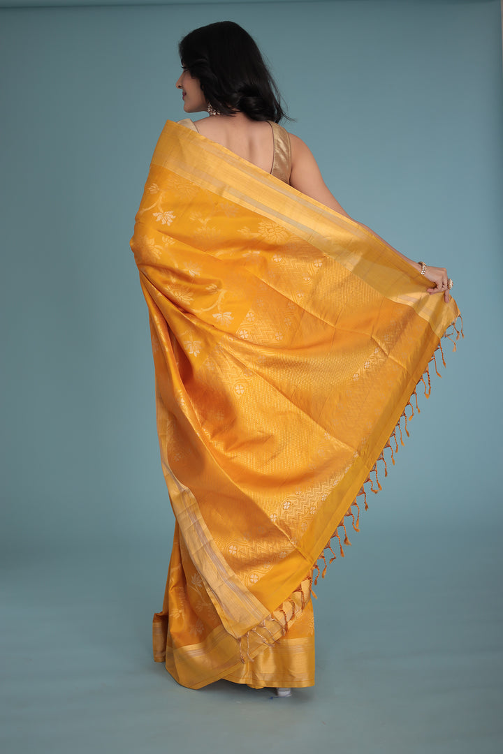 Indian wear, traditional wear, womens wear, ethnic wear Sarees, Sari, sadi 