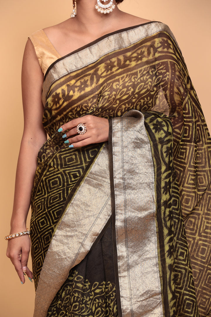 Indian wear, traditional wear, womens wear, ethnic wear Sarees, Sari, sadi 